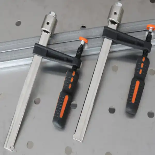 16mm Welding Table Clamps Improve Fixture Stability in Metal Fabrication